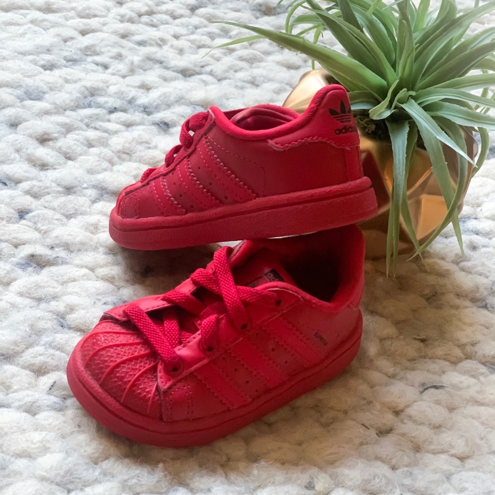 adidas Superstar Kids Triple Red Sneaker Size 5